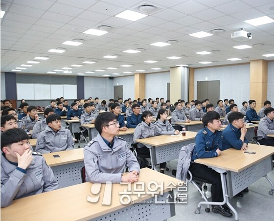 공무원수험신문 웹용(301)_7.jpg