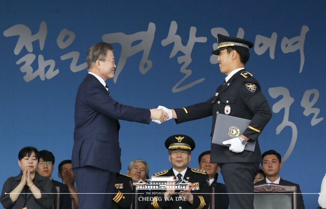 경찰 졸업식.jpg