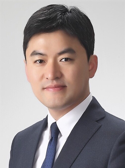 이상욱 변호사 사진.jpg