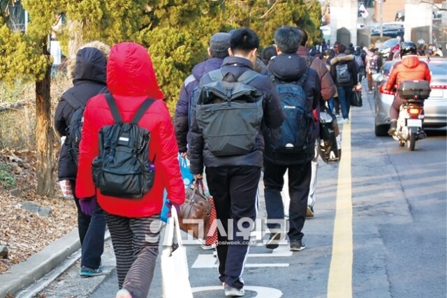 나이 취업 부담.jpg