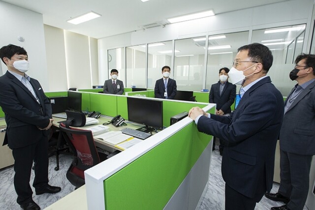 부동산 관련 업무 공직자 재산등록 의무화.jpg