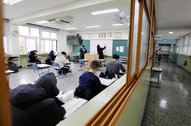 국가공무원 5급 공채 및 외교관후보자 선발 제1차시험장 (3).jpg