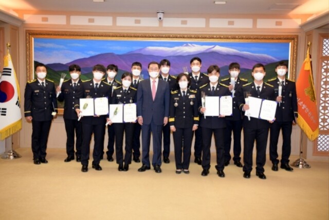 220502 소방공무원 임용장 수여 040.jpg