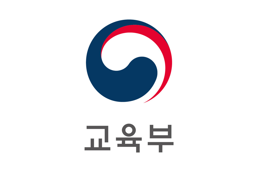 “관행 포상 줄인다”…교육부 장관표창...